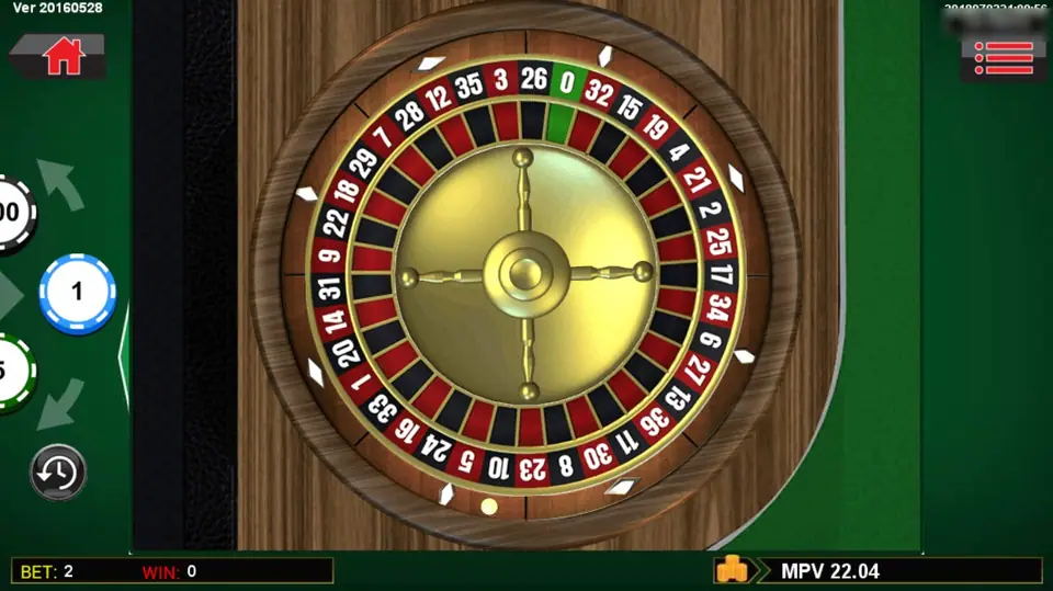 Close-up of the SKY777 roulette wheel: wooden bowl, gold four-arm turret and a single green zero between 32 and 26